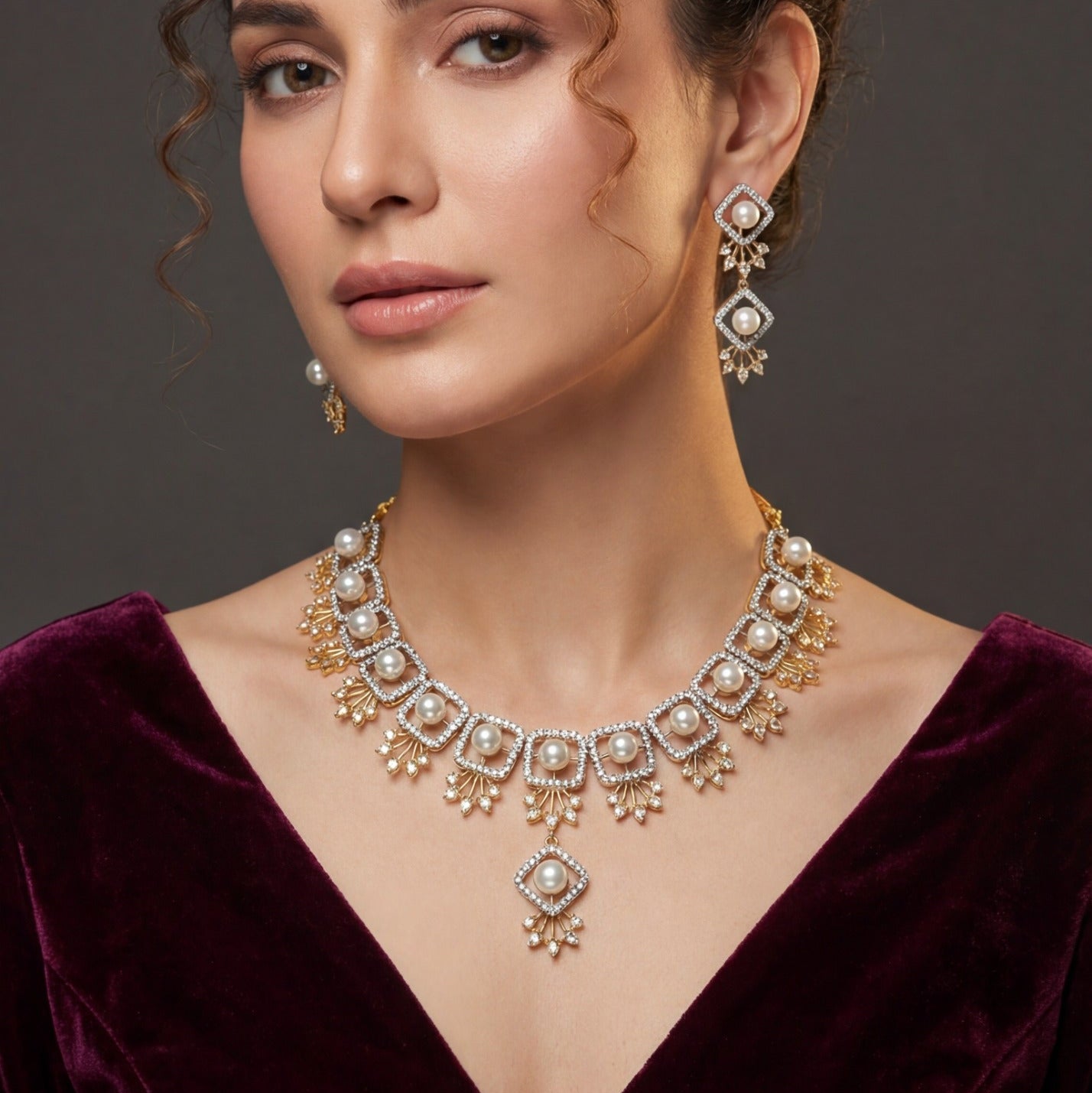 Glamorous Design Gold Plated Crystal Stones Necklace Set for Girls/Women