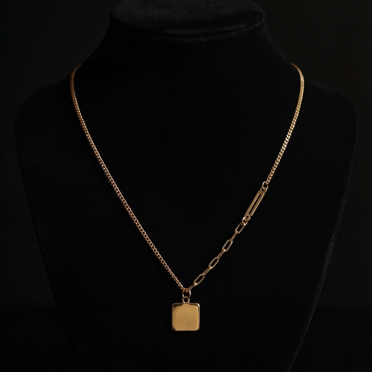 Charming Unique Design Gold Plated Pendant for Girls/Women