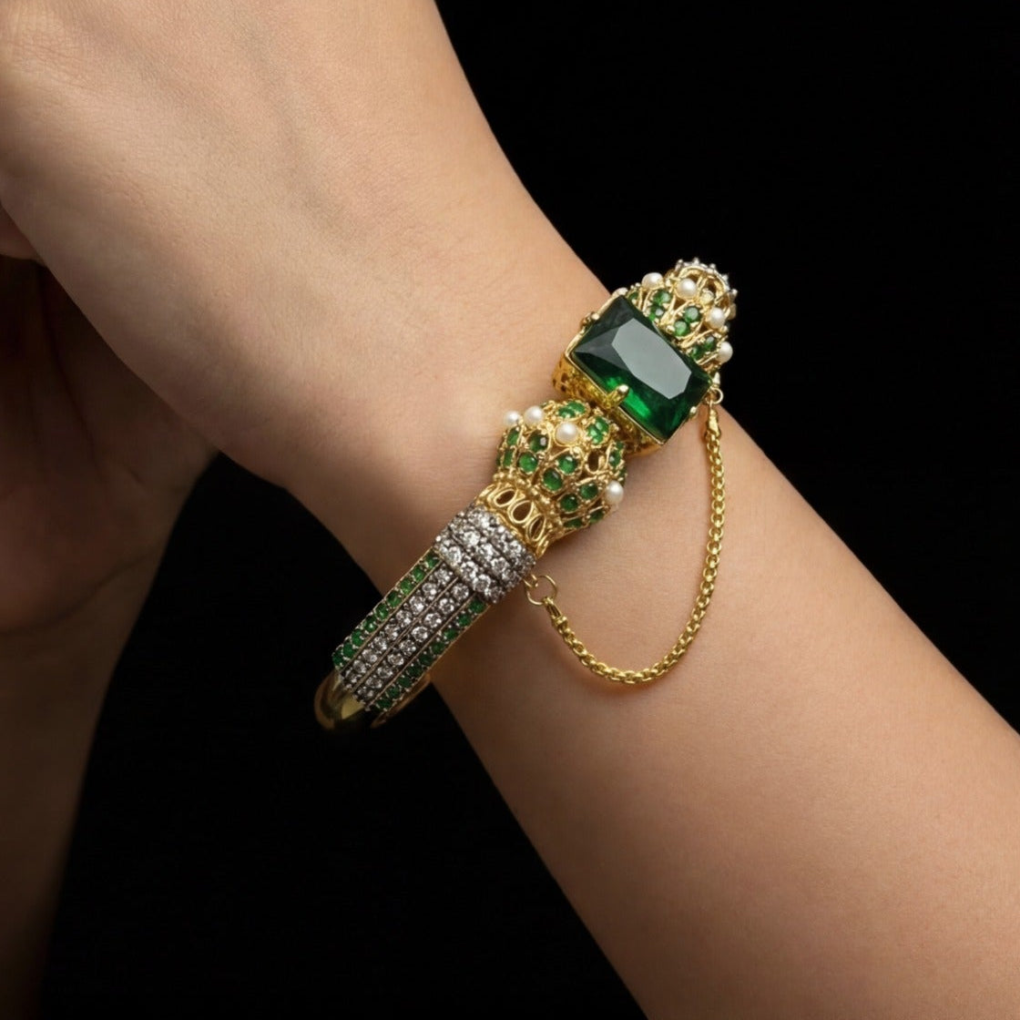 Gorgeous Unique Design Gold Plated Crystal Stones Bangle for Girls/Women