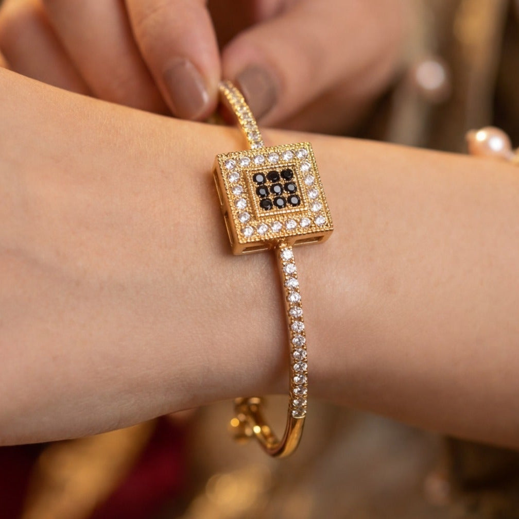 Glamorous Design Gold Plated Crystal Stones Bracelet for Girls/Women