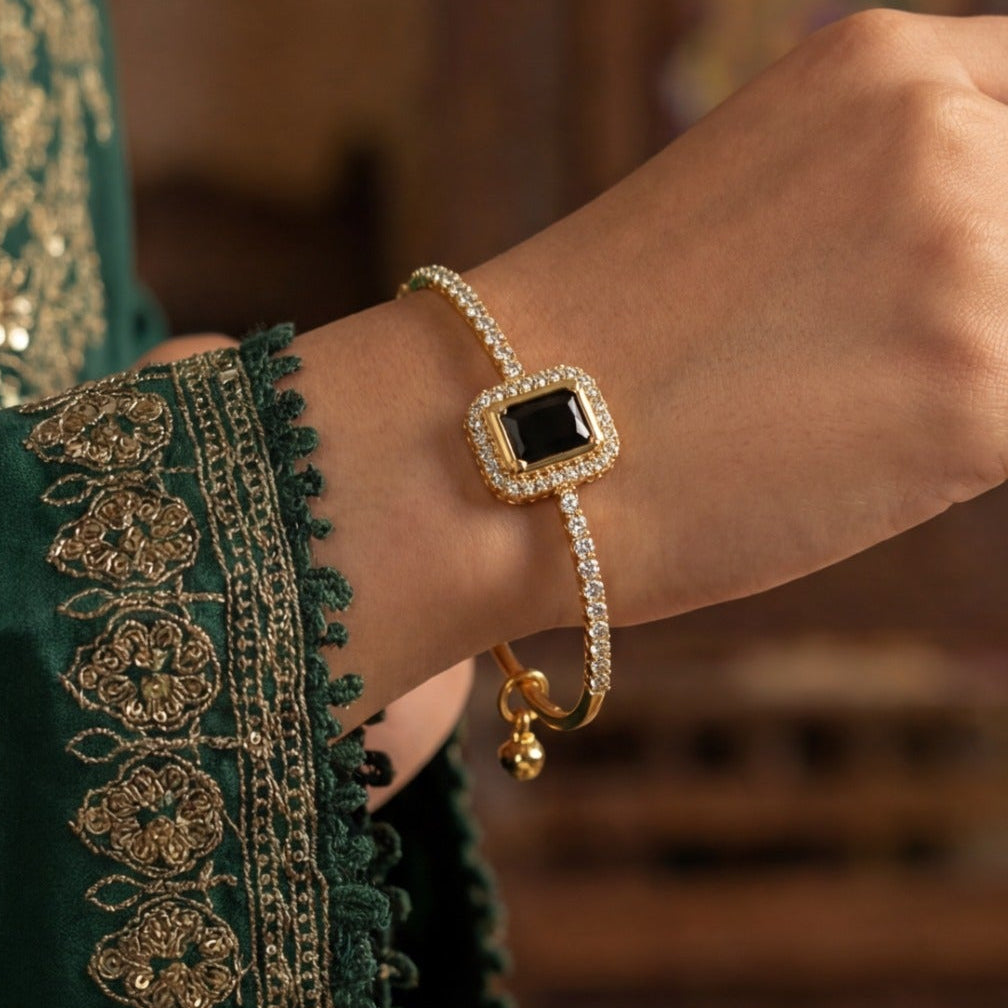 Dazzling Design Gold Plated Crystal Stones Bracelet for Girls/Women