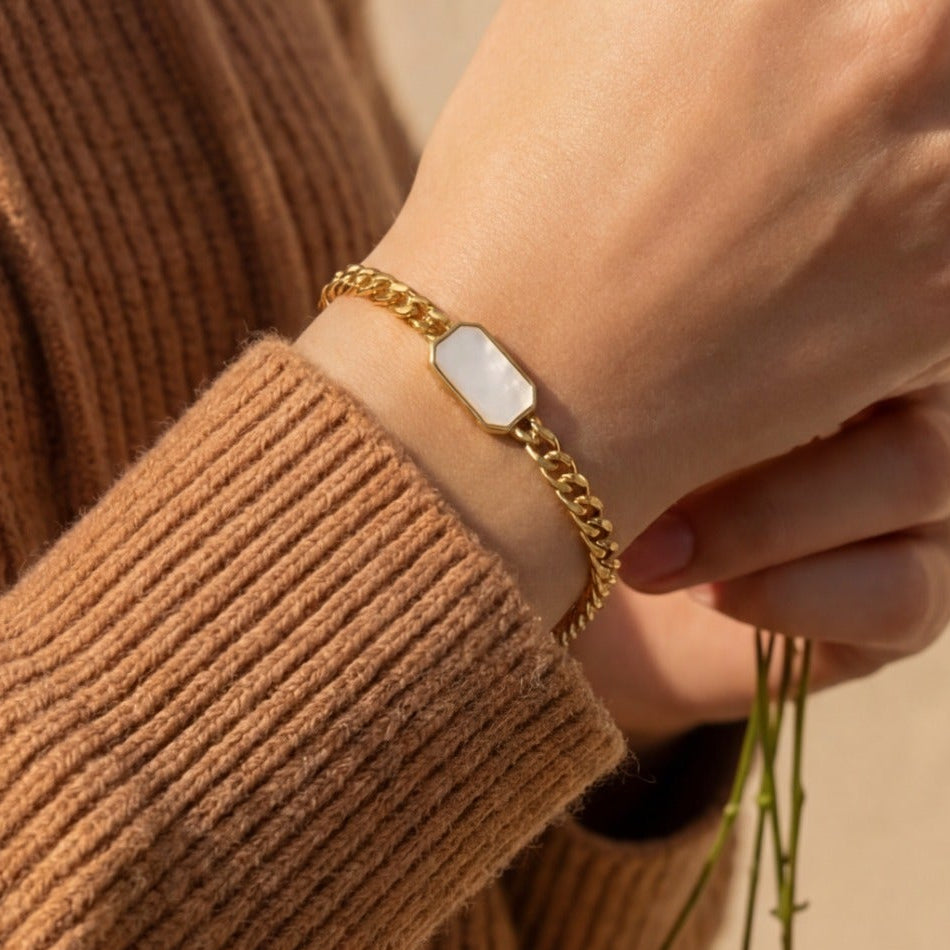 Elegant Unique Design Gold Plated Bracelet for Girls/Women