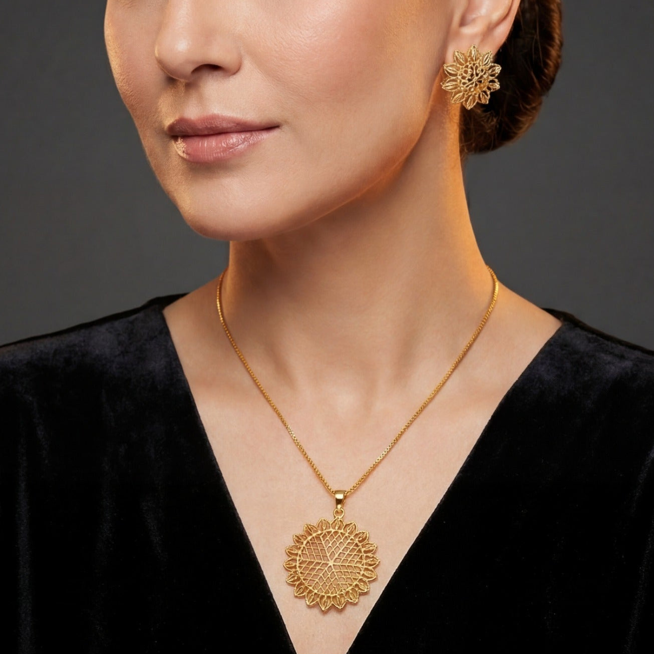 Luxury Unique Design Gold Plated Necklace Set for Girls/Women