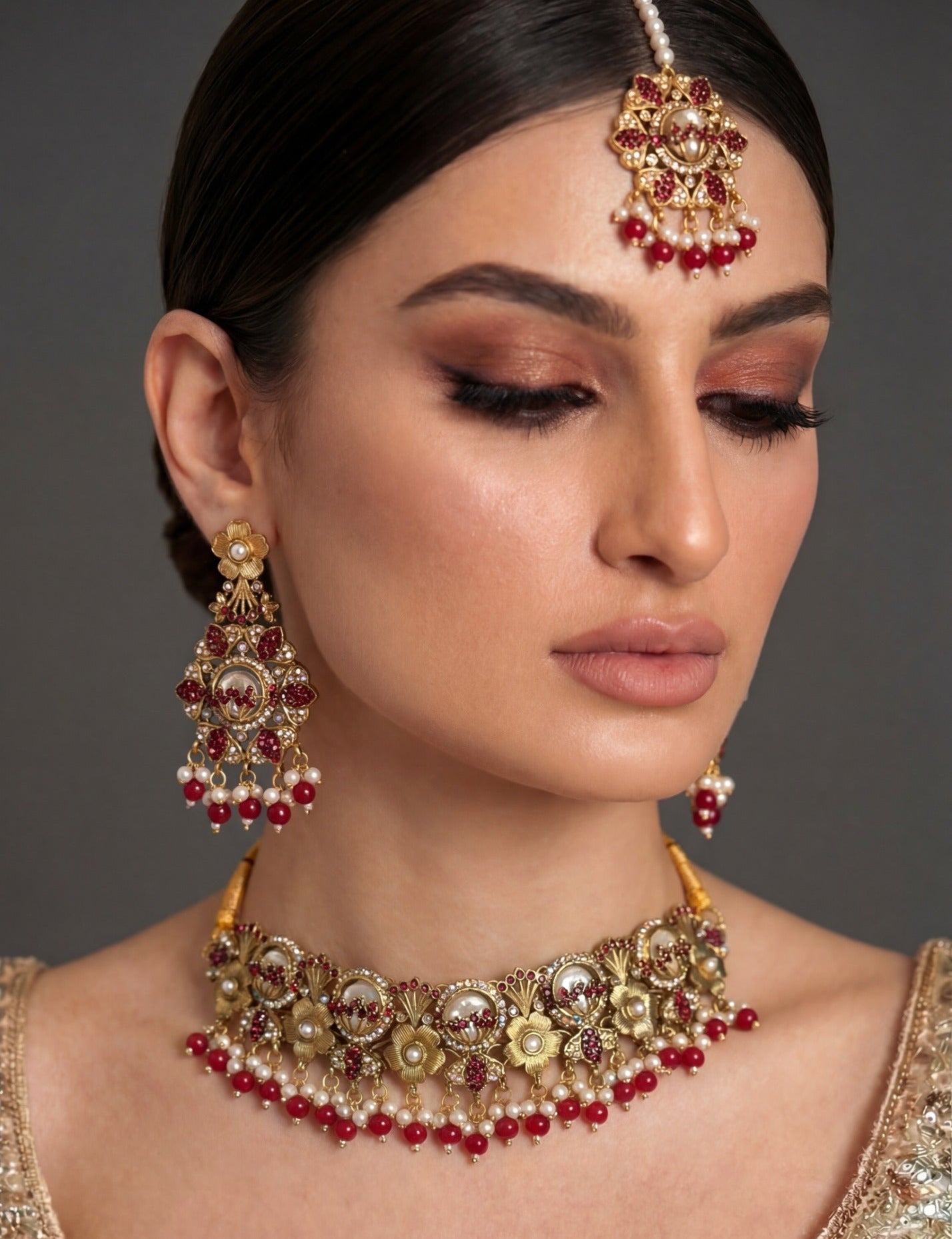 Elegant Design Gold Plated Crystal Stones Necklace Set for Girls/Women