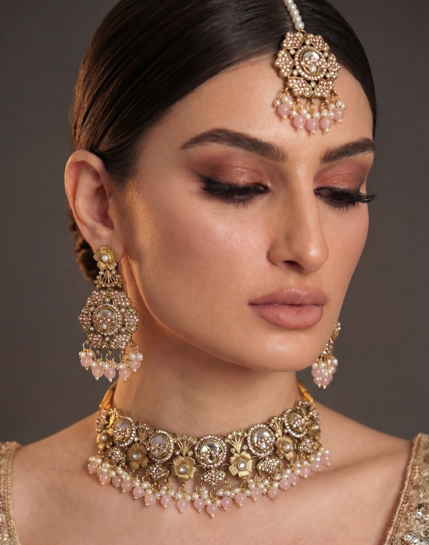 Elegant Design Gold Plated Crystal Stones Necklace Set for Girls/Women