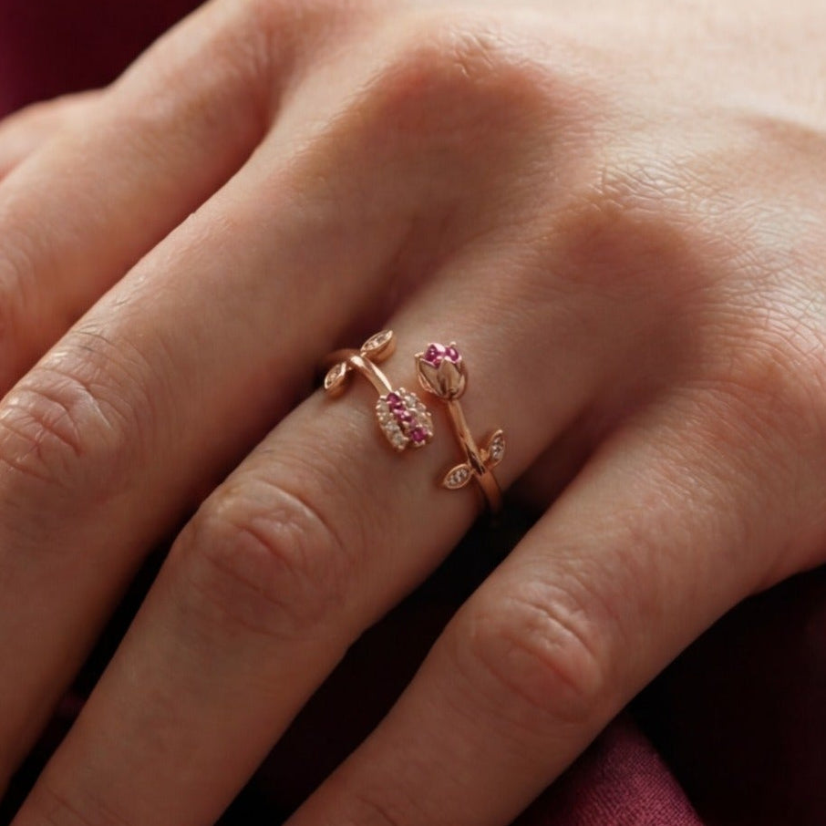 Luxury Unique Flower Design Gold Plated Crystal Stones Ring For Girls/Women