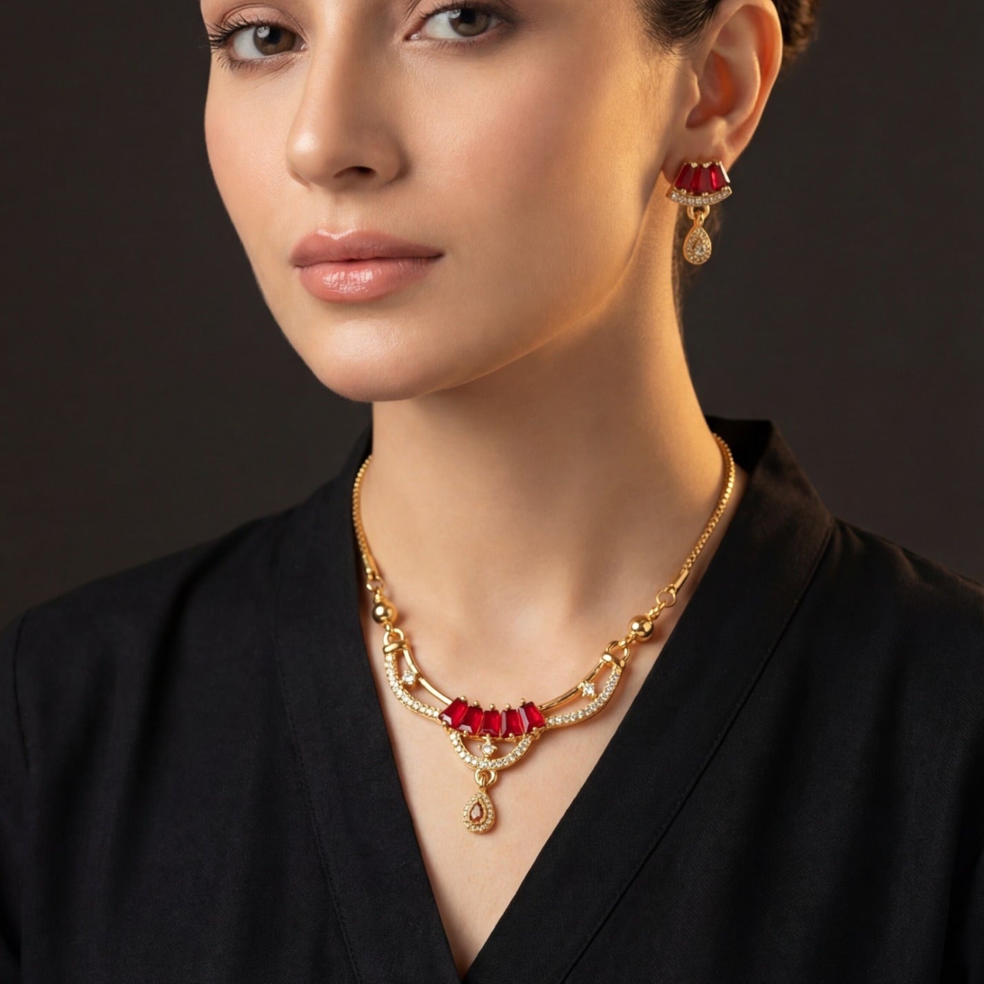 Fancy Design Gold Plated Crystal Stones Necklace Set for Girls/Women