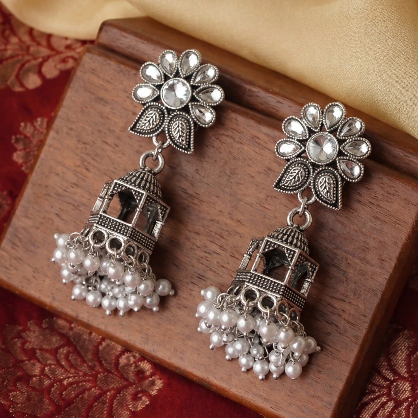 Luxury Unique Design Silver Plated Pearls Earrings For Girls/women