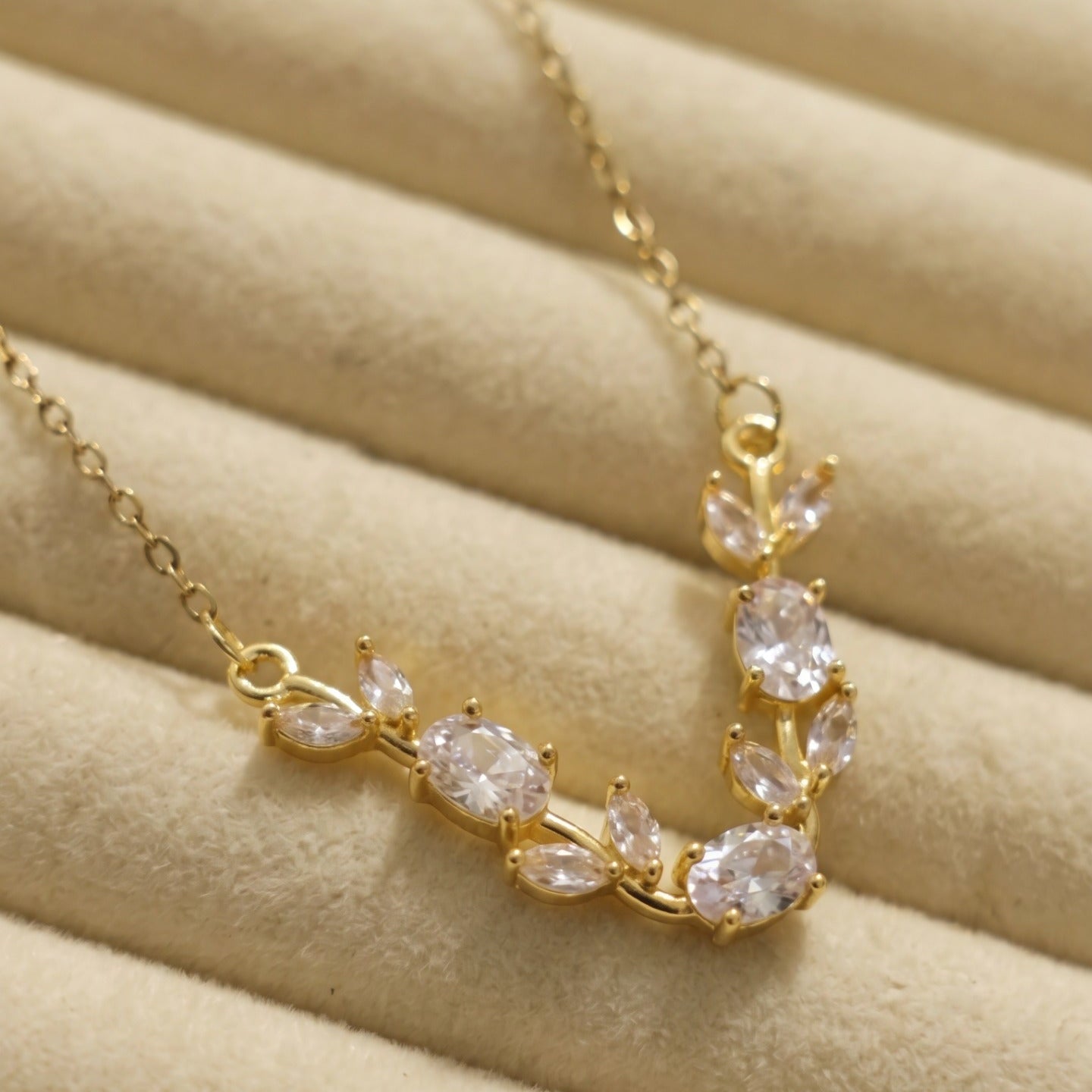 Viral Tulip-Necklace for Girls/Women