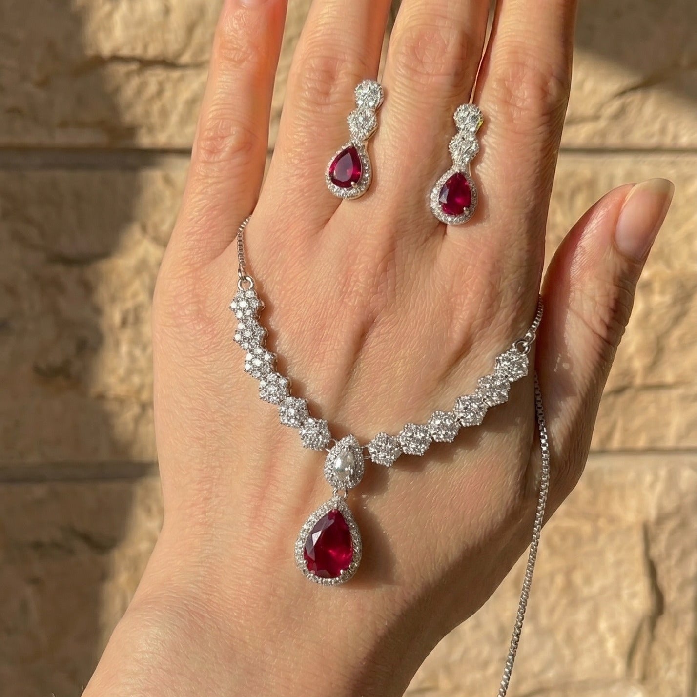 Luxury Design Silver Plated Crystal Stones Necklace Set for Girls/Women
