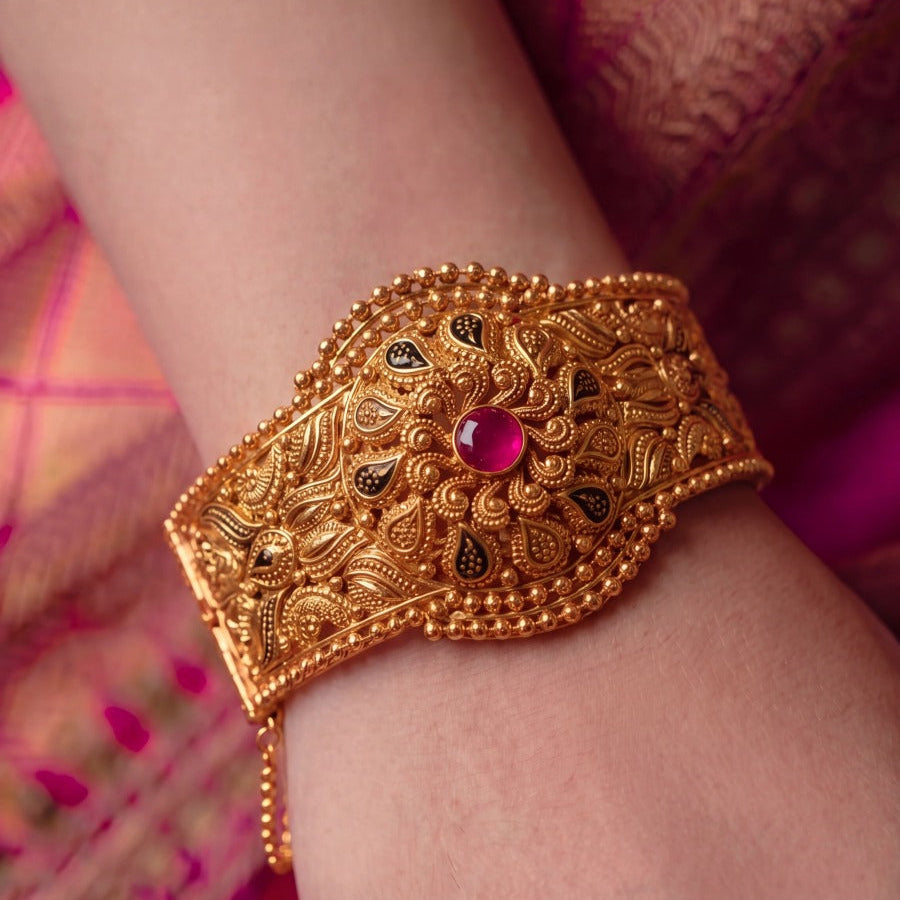 Gorgeous Design Gold Plated Crystal Stone Bangle for Girls/Women