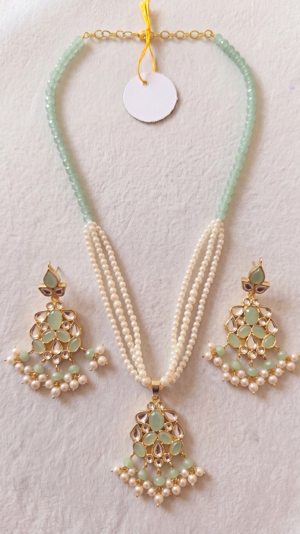 Glamorous Unique Design Crystal Stones Necklace Set for Girls/Women