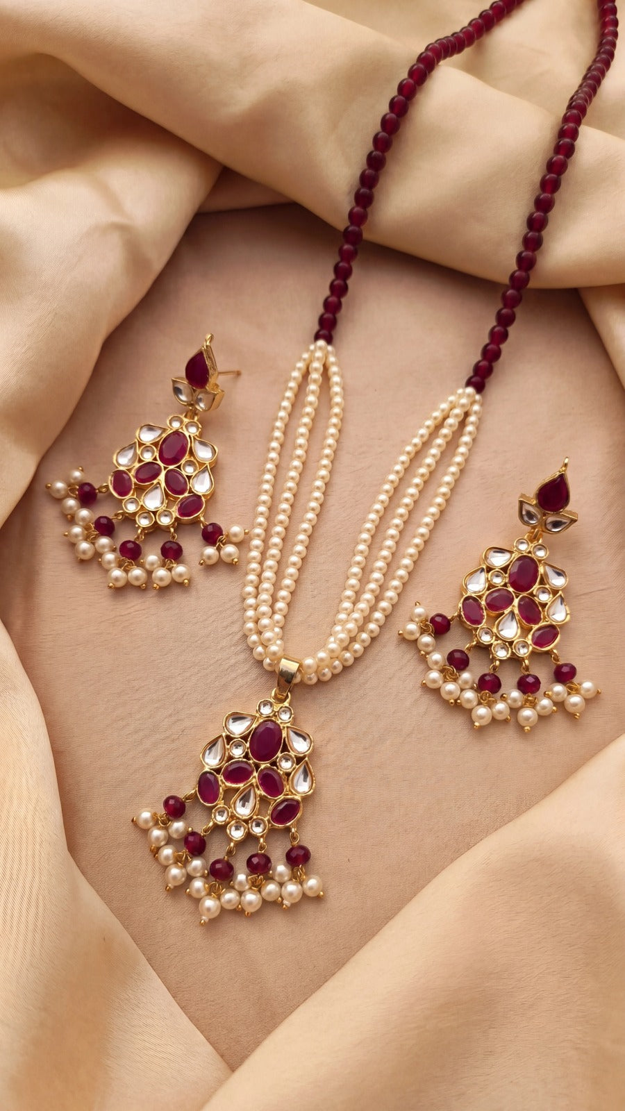 Glamorous Unique Design Crystal Stones Necklace Set for Girls/Women