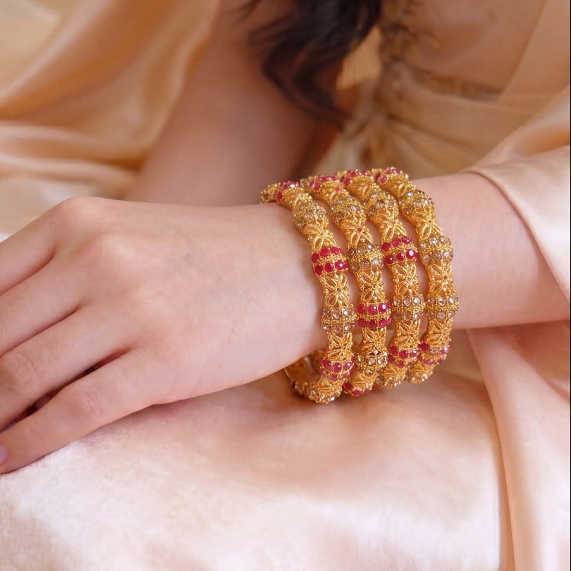 Charming Design Gold Plated Crystal Stones 4pc Bangle Set For Girls/women