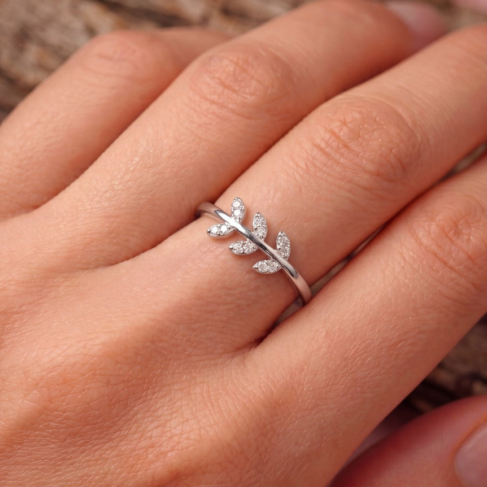 Elegant Unique Design Crystal Stones Adjustable Ring For Girls/women