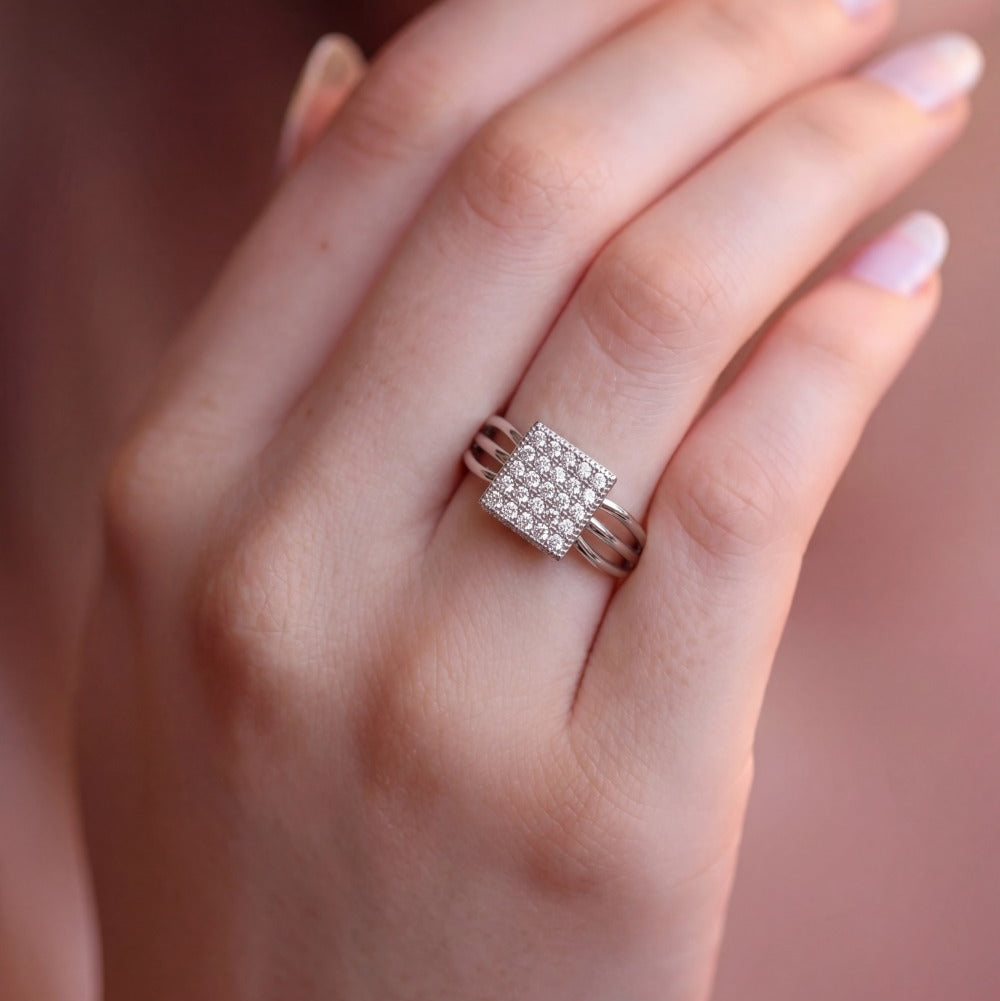Glamorous Design Crystal Stones Adjustable Ring For Girls/women
