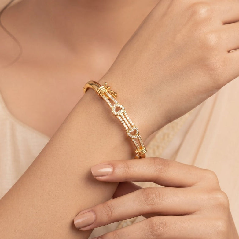 Luminous Unique Design Gold Plated Openable Bracelet For Girls/women