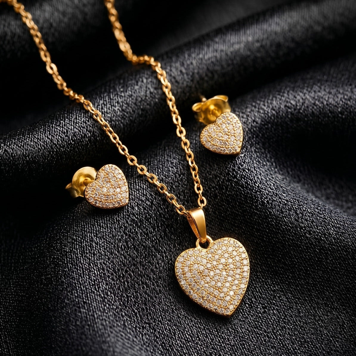 Stylish Design Gold Plated Crystal Stones Necklace Set For Girls/women