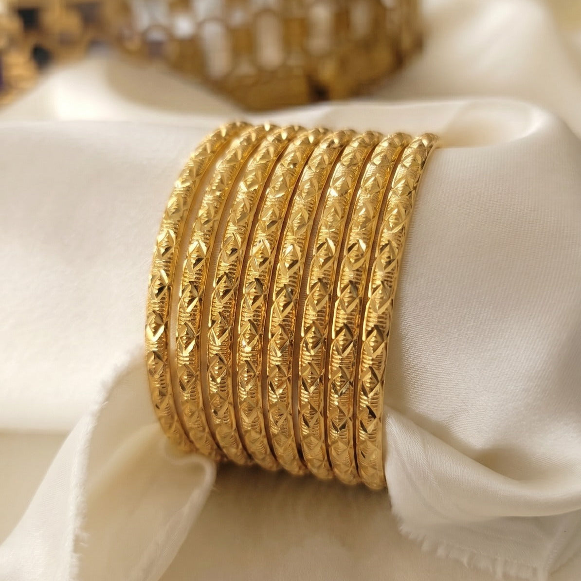 Luxury Unique Design Gold Plated 8pc Bangle Set For Girls/women