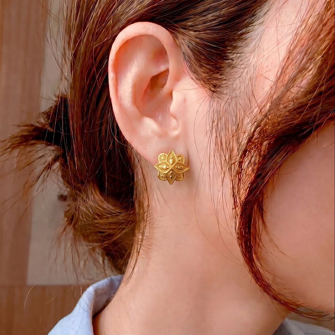 Sparkling Unique Design Gold Plated Tops For Girls/women