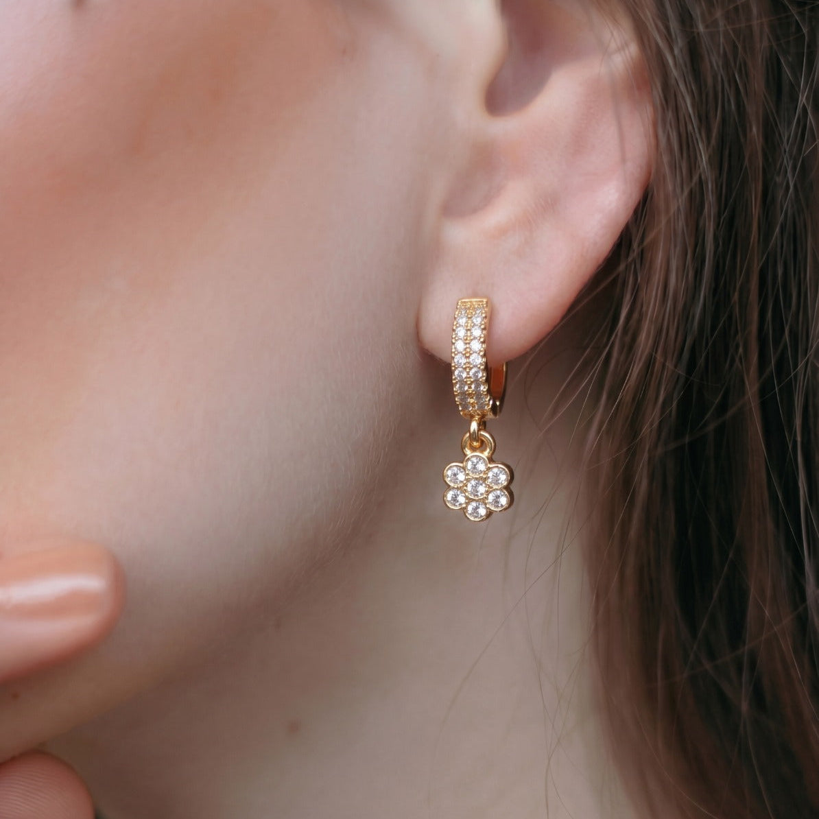 Glamorous Design Gold Plated Crystal Stones Earrings For Girls/women