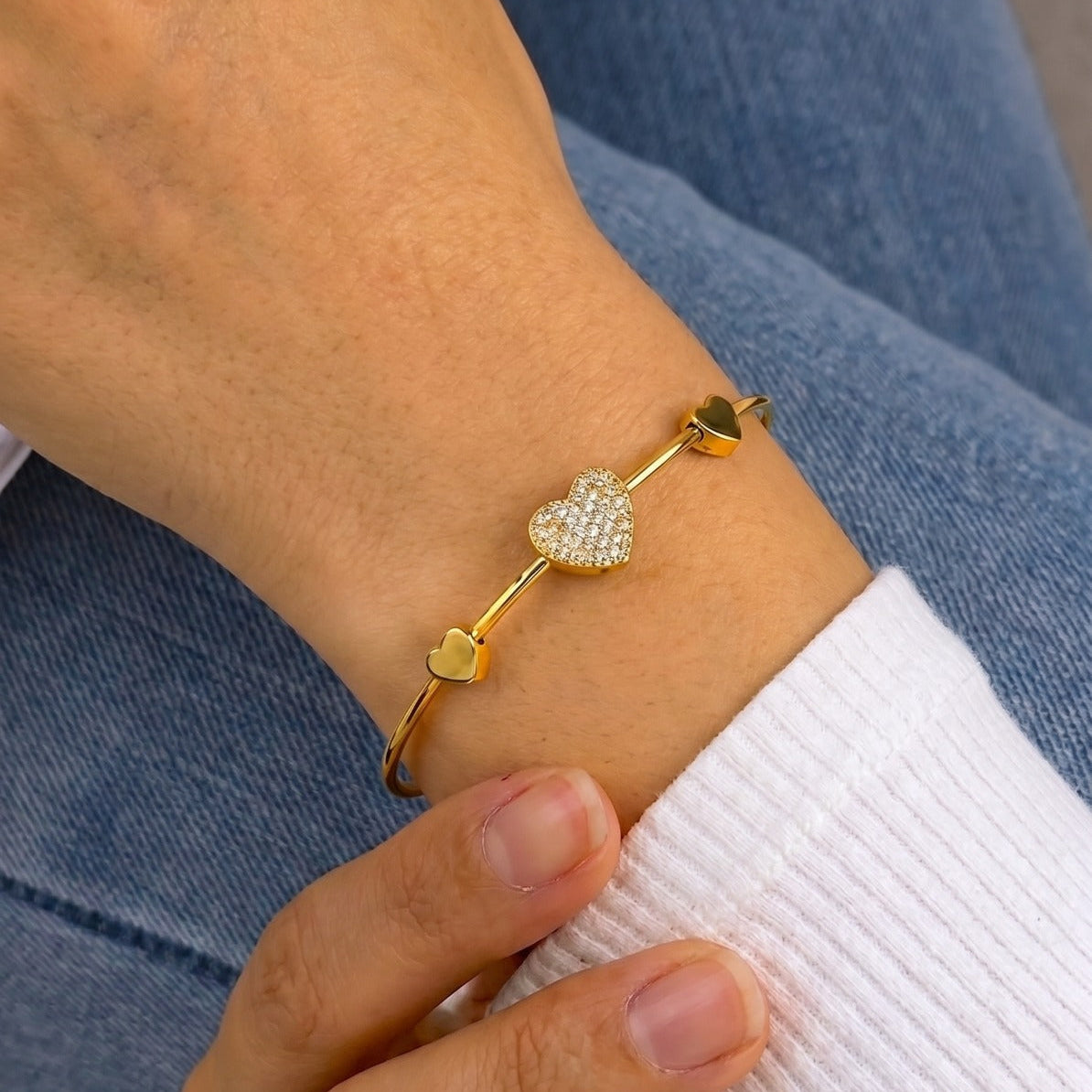 Beautiful Design Gold Plated Crystal Stones Bracelet For Girls/Women