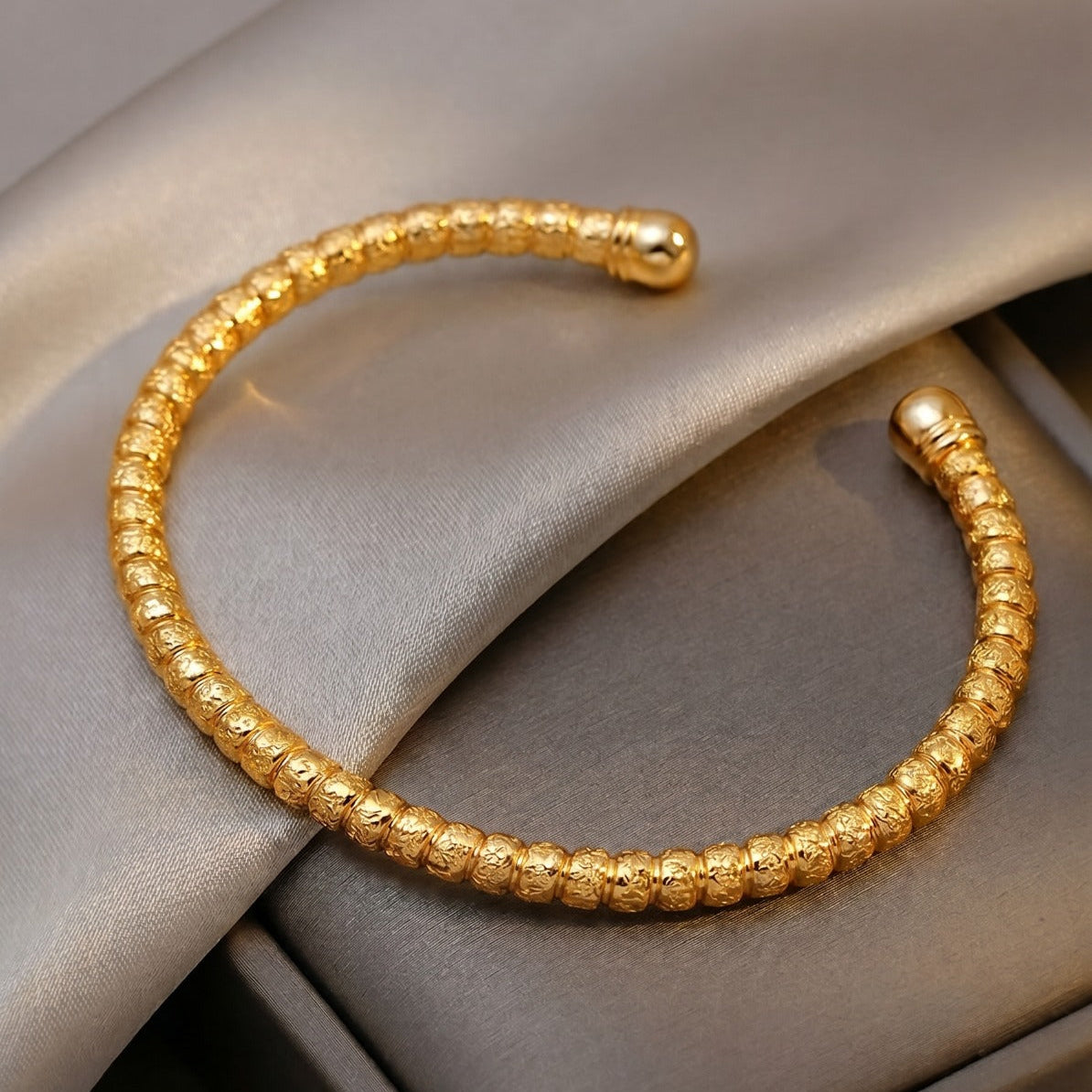 Luxury Unique Design Gold Plated Bangle for Girls/Women