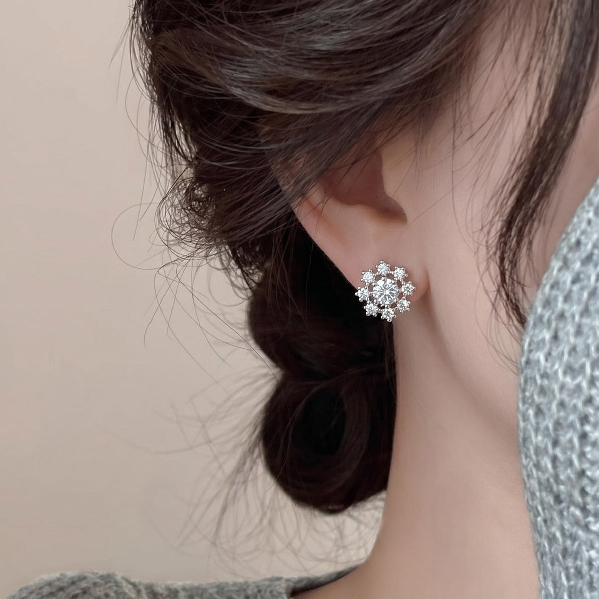 Beautiful Unique Design Crystal Stones Earrings For Girls/women