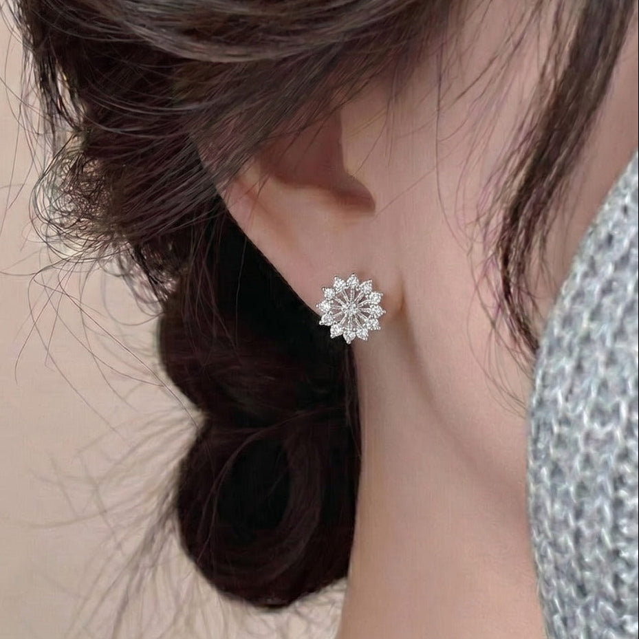 Gorgeous Design Silver Plated Crystal Stones Earrings For Girls/Women
