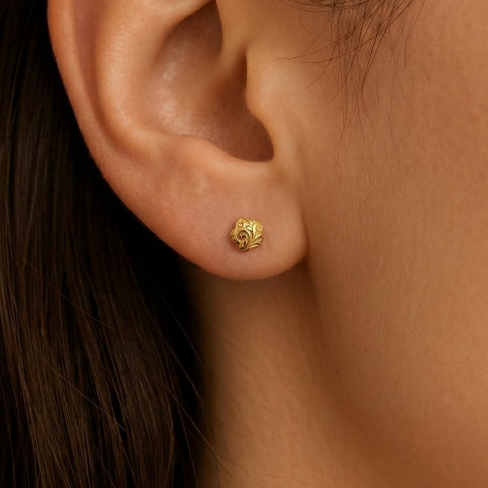 Elegant Unique Design Gold Plated Tops For Girls/Women