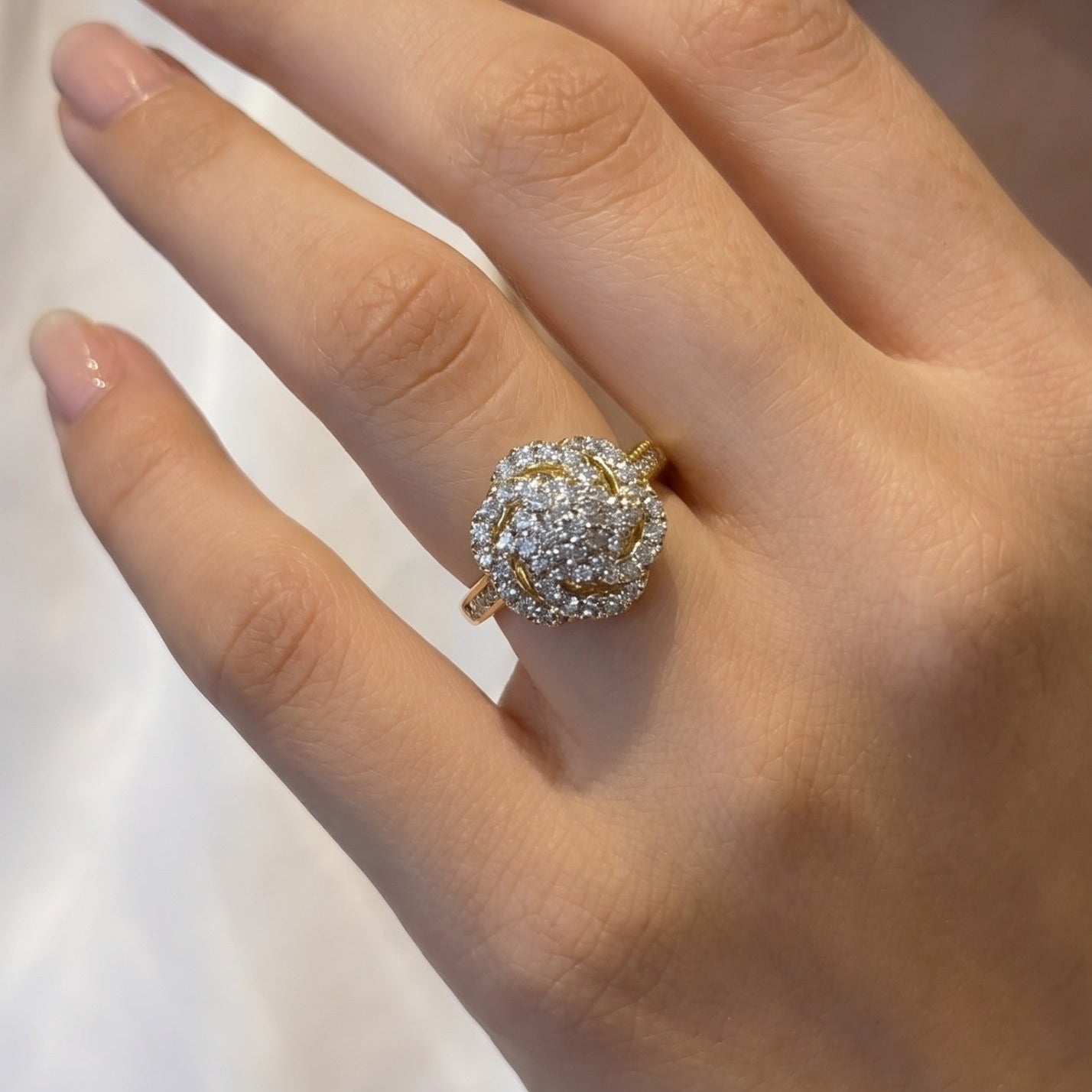 Charming Unique Design Gold Plated Crystal Stones Ring For Girls/Women