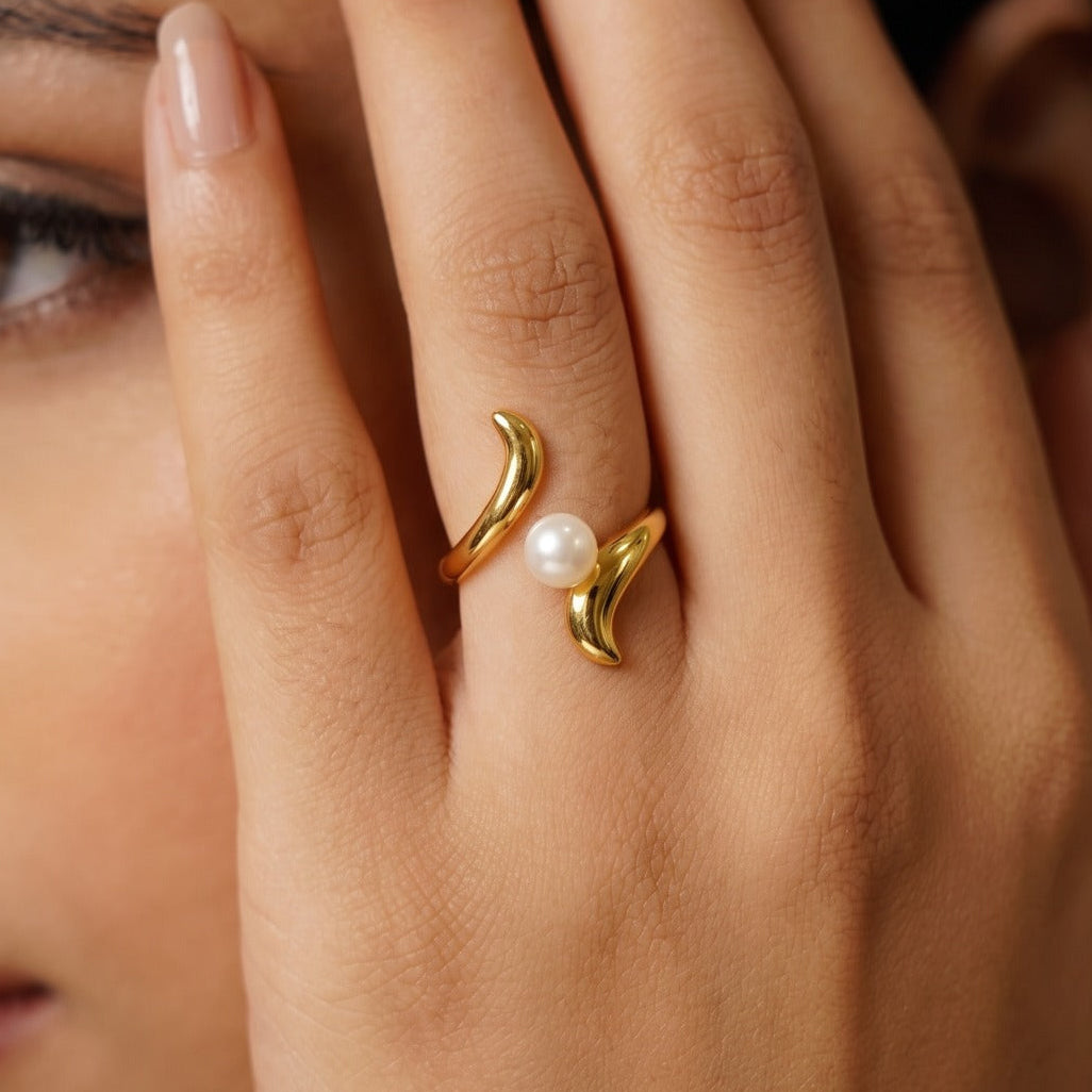 Dazzling Unique Design Gold Plated Pearl Ring For Girls/Women
