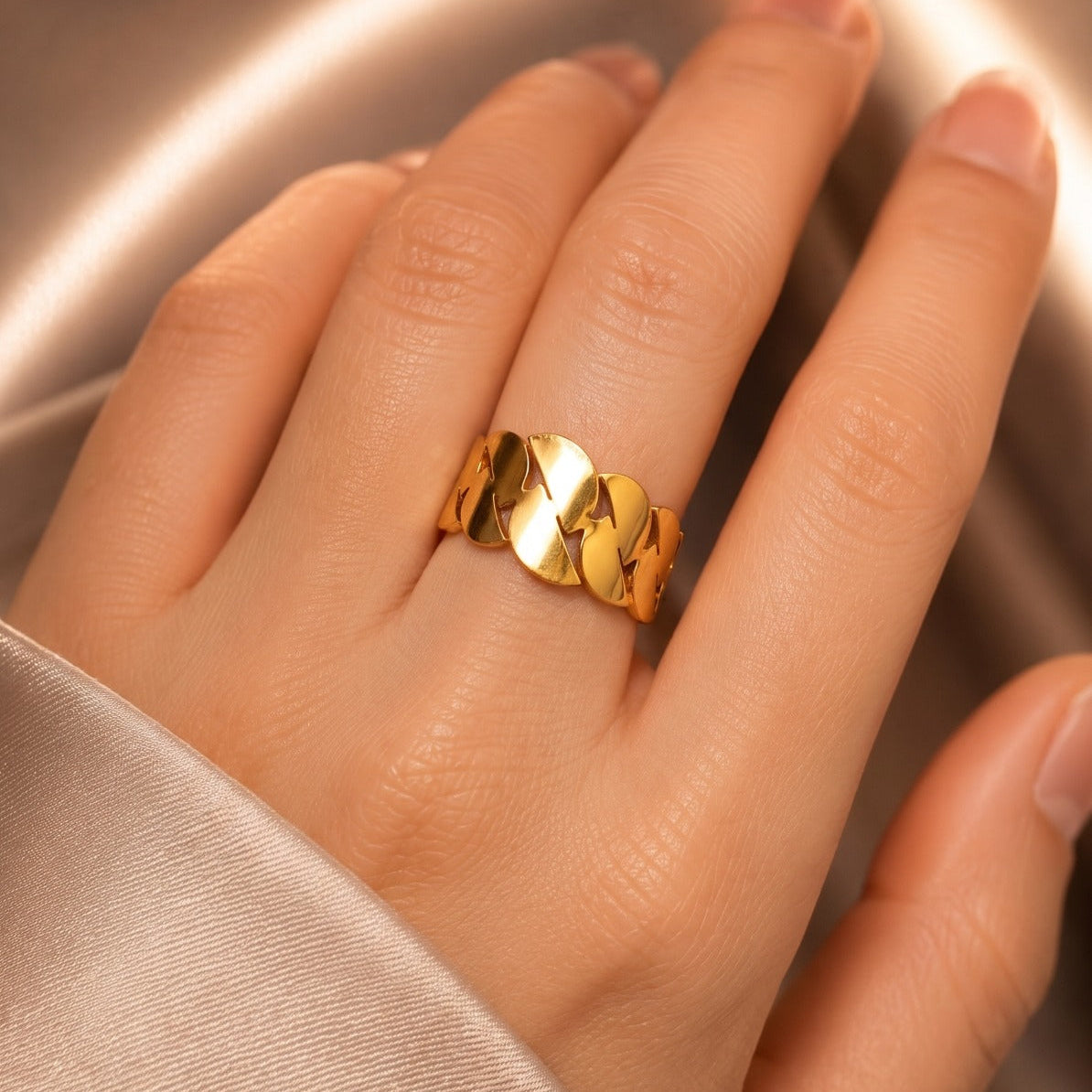 Luminous Unique Design Gold Plated Ring For Girls/Women