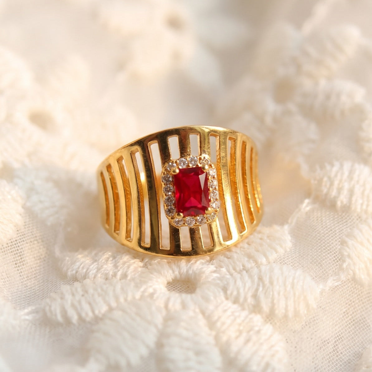 Luxury Unique Design Gold Plated Crystal Stones Ring For Girls/Women