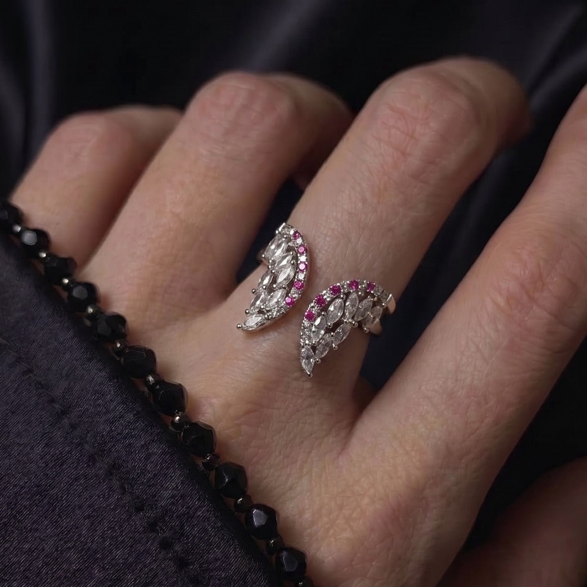 Gorgeous Design Silver Plated Crystal Stones Ring For Girls/Women