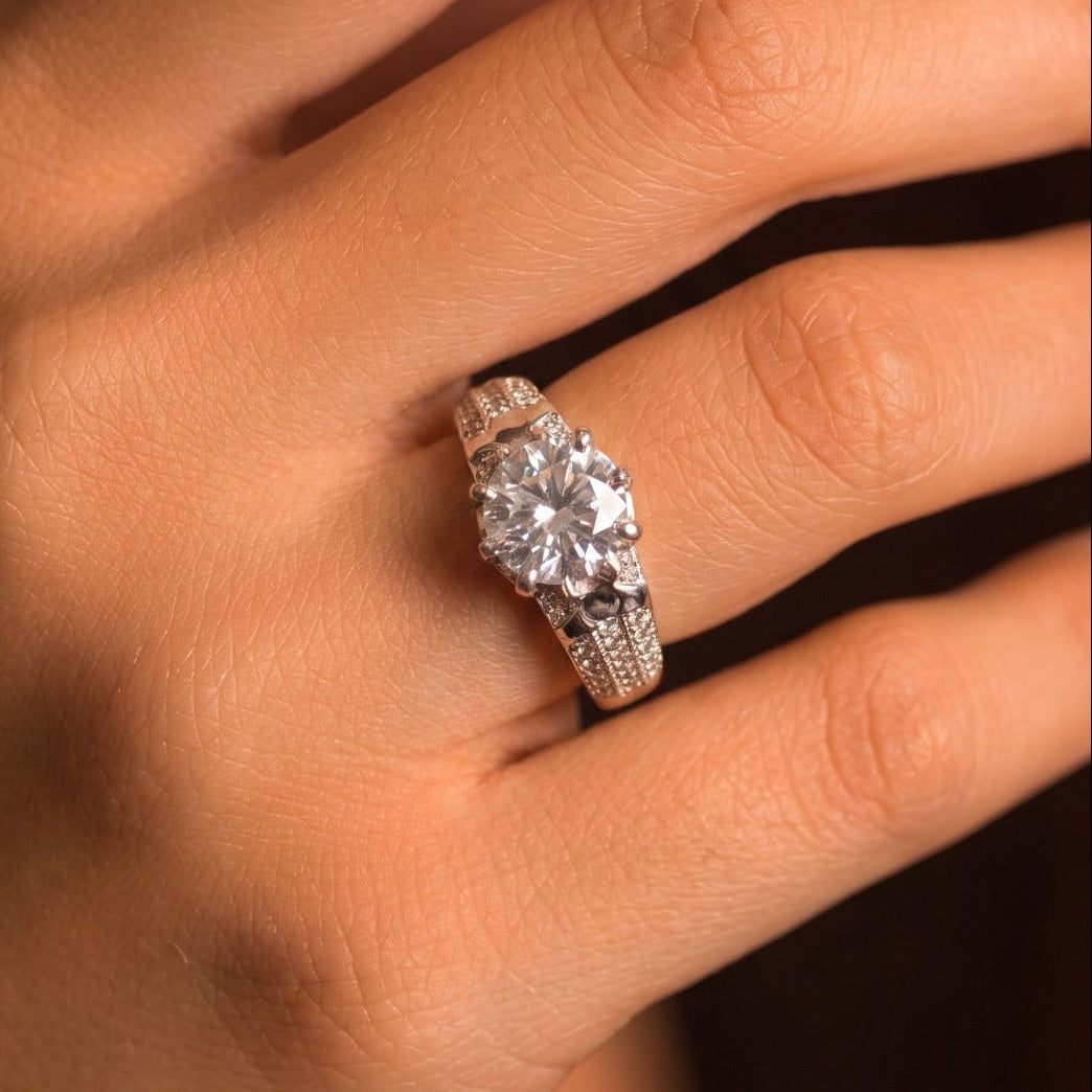 Beautiful Design Silver Plated Crystal Stones Ring For Girls/Women