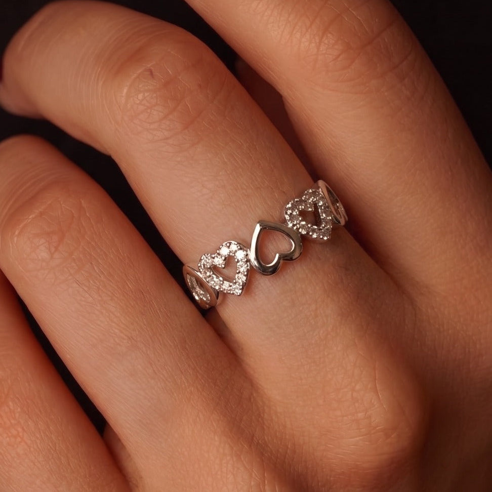 Fancy Heart Design Silver Plated Crystal Stones Ring For Girls/Women