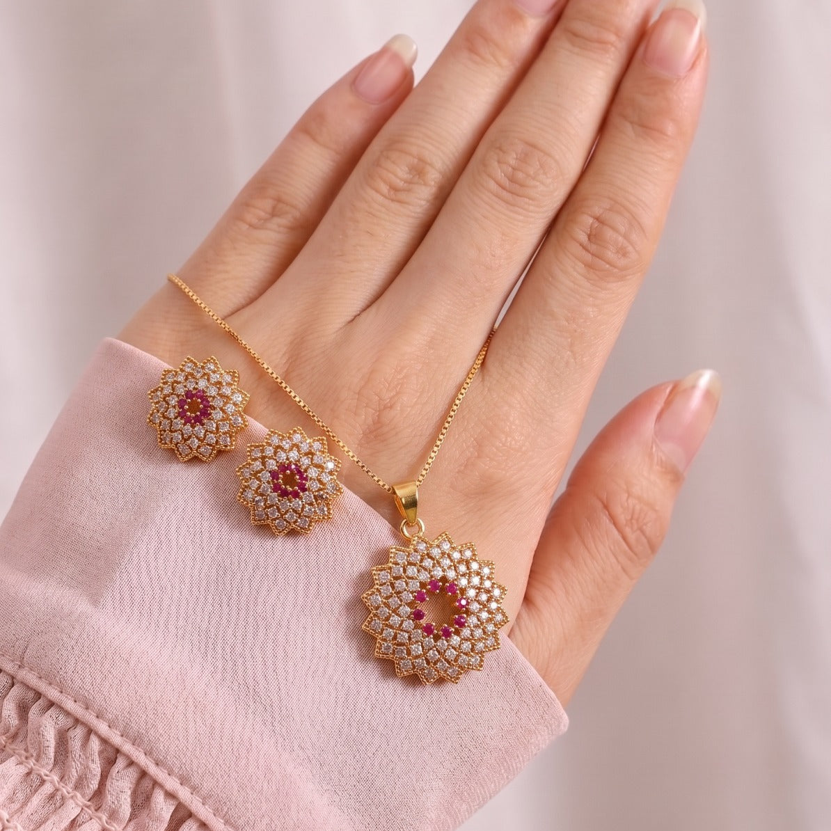 Luxury Design Gold Plated Crystal Stones Necklace Set for Girls/Women