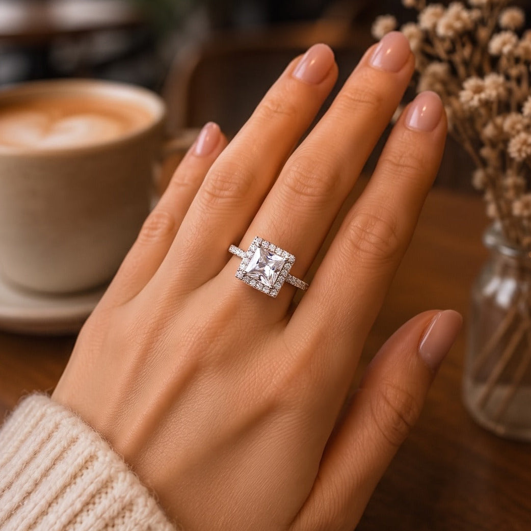 Stylish Design Silver Plated Crystal Stones Ring For Girls/Women