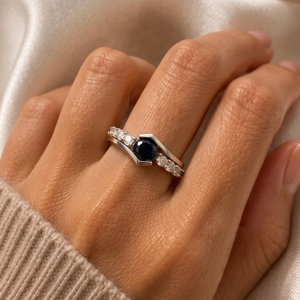 Beautiful Design Silver Plated Crystal Stones Ring For Girls/Women
