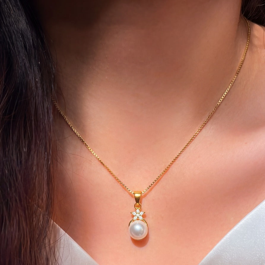 Charming Unique Design Gold Plated Pearl Pendant for Girls/Women