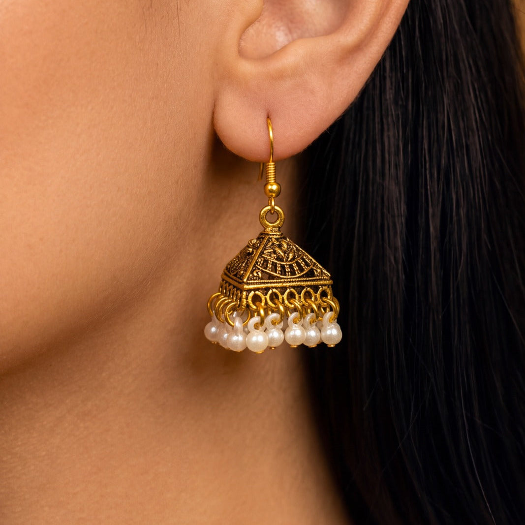 Gorgeous Design Gold Plated Pearls Earrings For Girls/women