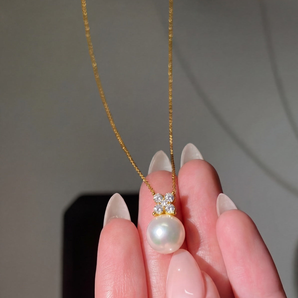 Luxury Unique Design Gold Plated Pearl Pendant for Girls/Women