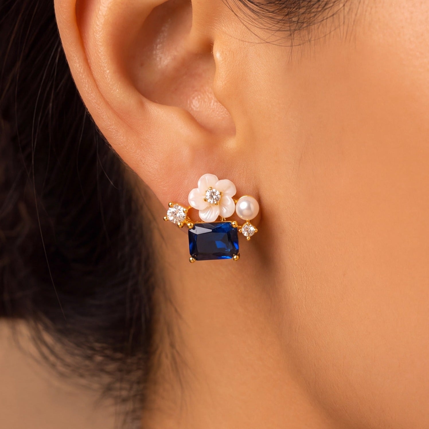 Sparkling Design Gold Plated Crystal Stones Earrings For Girls/women
