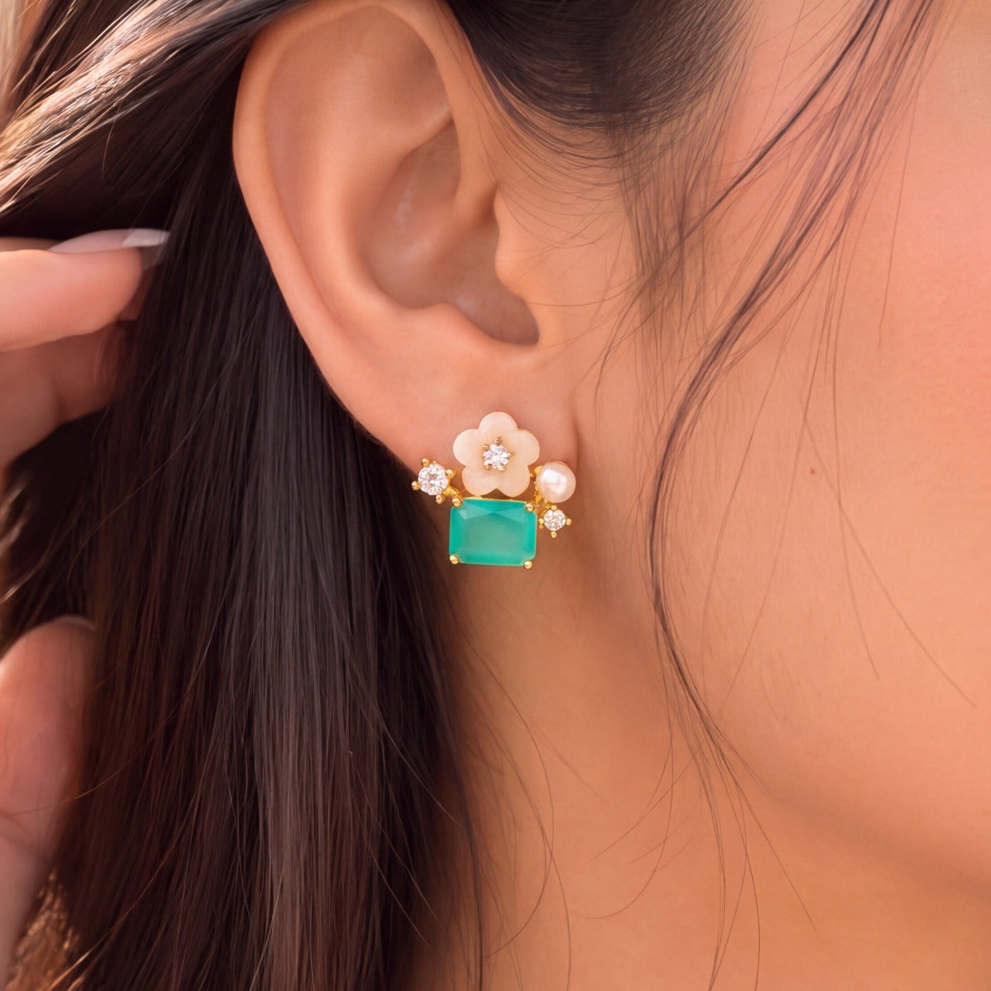 Sparkling Design Gold Plated Crystal Stones Earrings For Girls/women