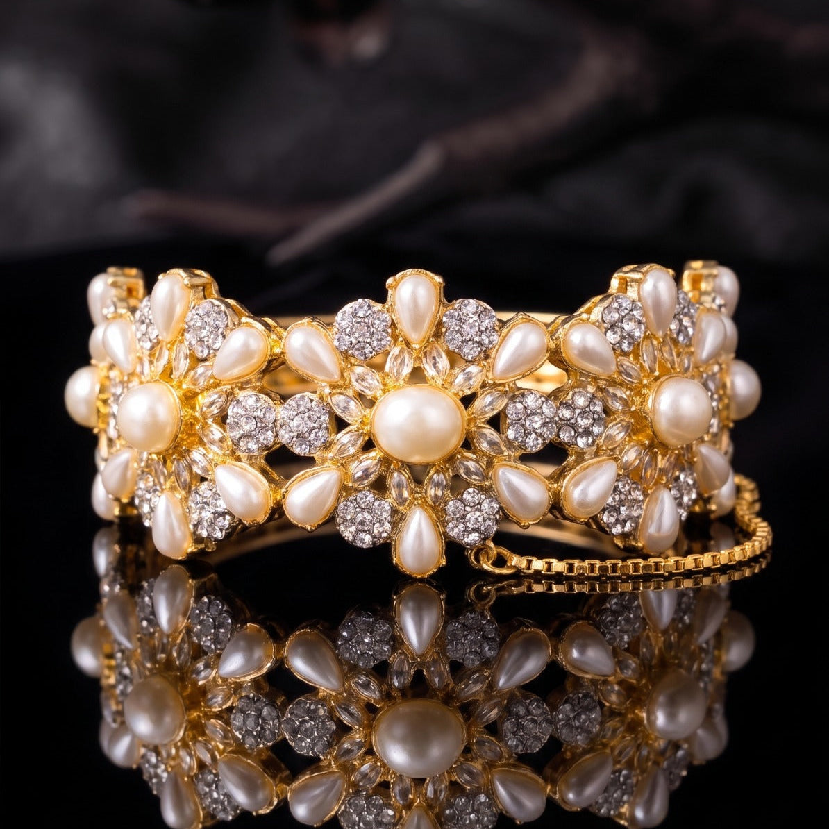 Charming Design Gold Plated Crystal Stones Bangle for Girls/Women