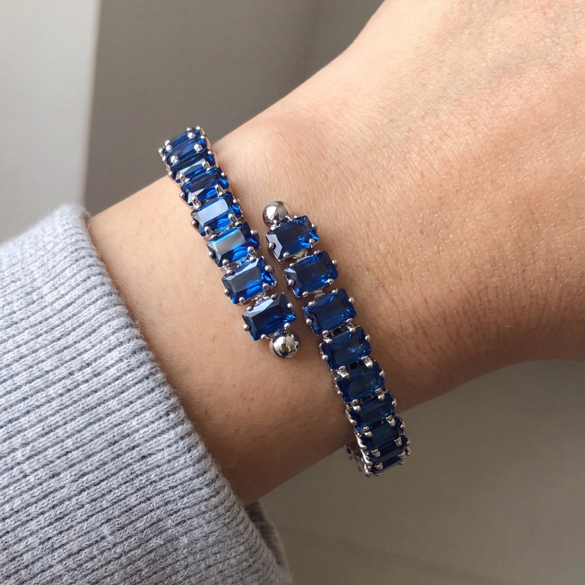 Charming Design Silver Plated Crystal Stones Bracelet For Girls/Women