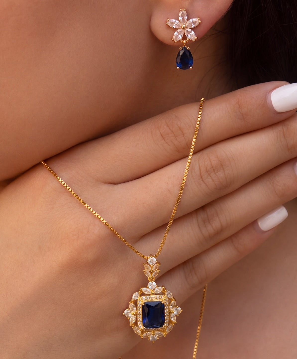 Gorgeous Design Gold Plated Crystal Stones Necklace Set for Girls/Women