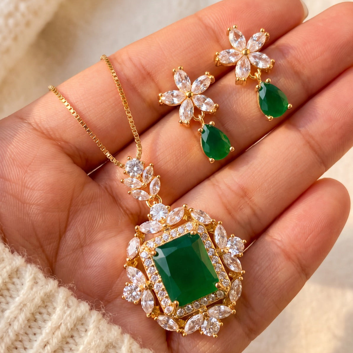 Gorgeous Design Gold Plated Crystal Stones Necklace Set for Girls/Women