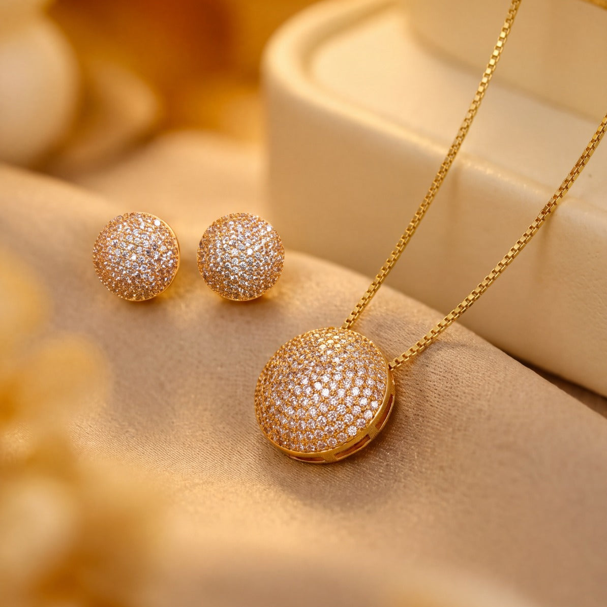 Beautiful Design Gold Plated Crystal Stones Necklace Set for Girls/Women